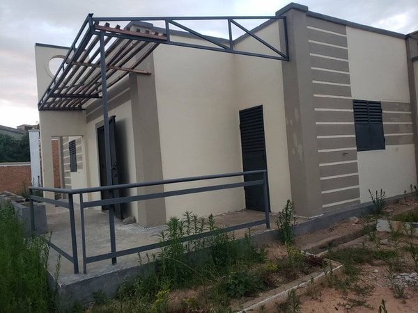 Comment utiliser un composteur rotatif en appartement pour enrichir son jardin de balcon ?