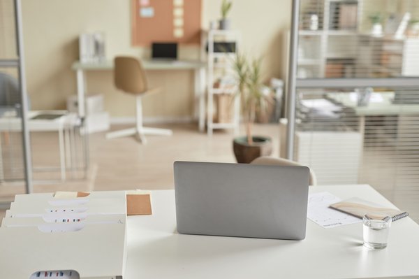 Améliorez vos bureaux à saint-Étienne avec des cloisons mobiles